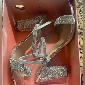 Nina Sanchía True Silver Heels 👡